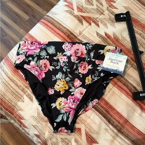 Brand new women’s size large bikini bottoms